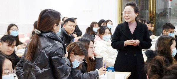 汉台 专家指导+名师授课+培优补弱+日清月结的教学模式