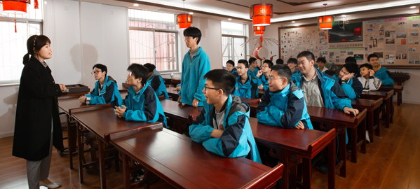 汉台 分类教学，因材施教，采取“一类一方案、一人一目标”的教学方法