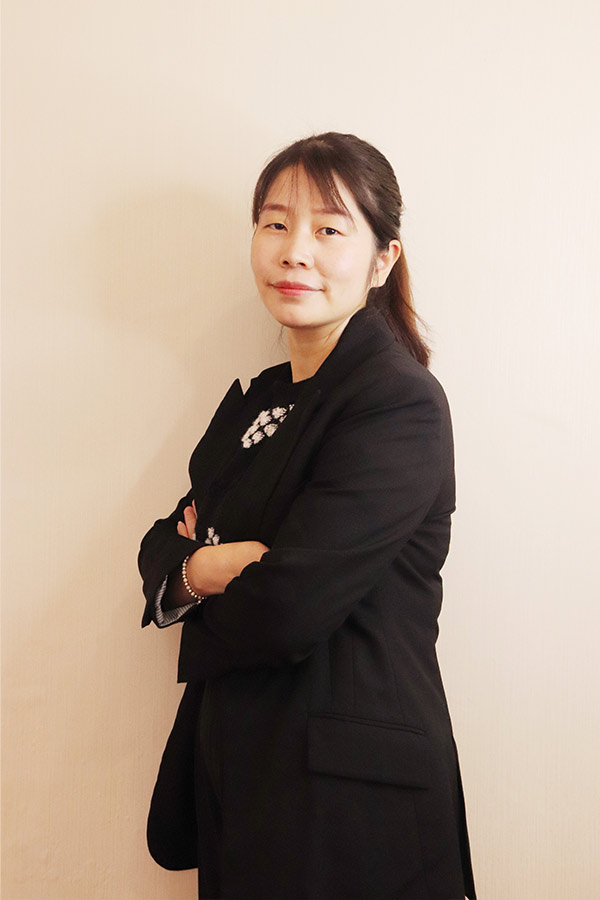 汉台吕瑶 本科学历,毕业于陕西师范大学