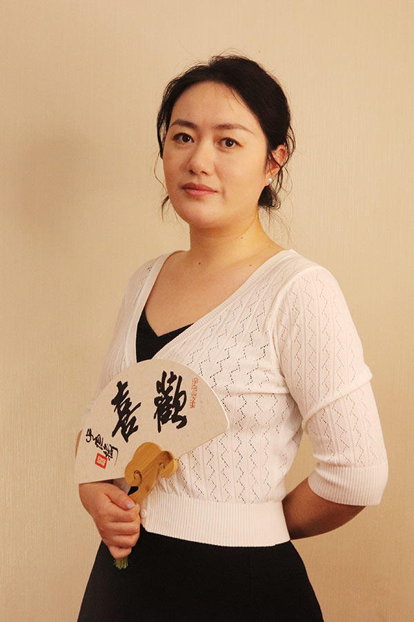 汉台石亚利 研究生学历,毕业于陕西师范大学