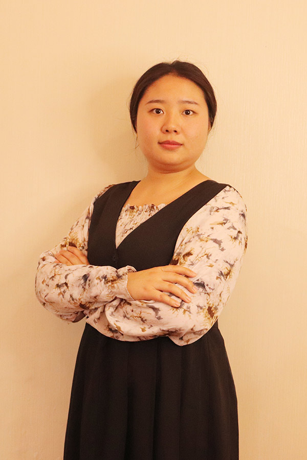 汉台何爱玲 本科学历，优秀班主任